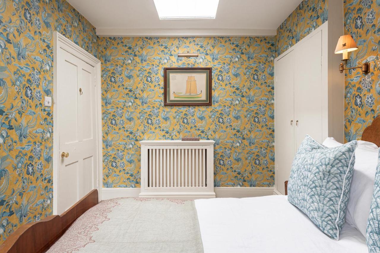 Central Apartment With Private Parking Bath Exteriör bild